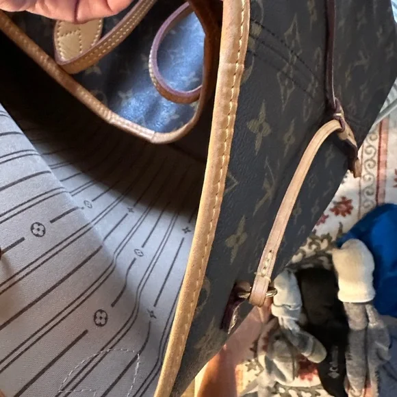 Louis Vuitton Classic Brown Monogram 𝙉𝙚𝙫𝙚𝙧𝙛𝙪𝙡𝙡  Tote 𝙂𝙈 𝙂𝙤𝙤𝙙 𝘾𝙤𝙣𝙙𝙞𝙩𝙞𝙤𝙣 - Picture 8 of 16